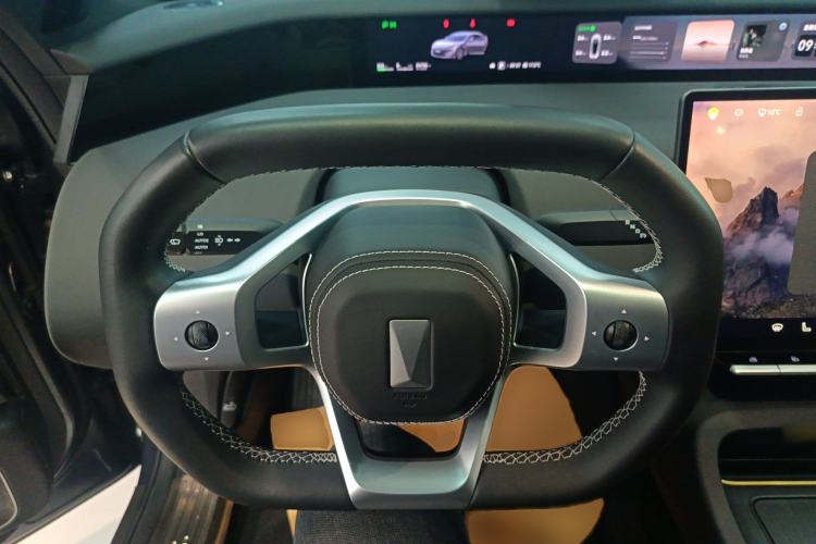 Used Avatr 12 2023 700 Three-Laser Rear-Wheel Drive Luxury Edition Steering Wheel