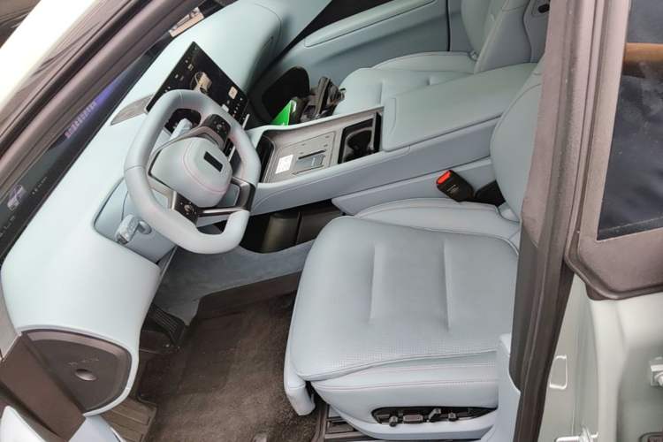 Used Avatr 12 2023 700 Three-Laser Rear-Wheel Drive Luxury Edition Left Front Seat