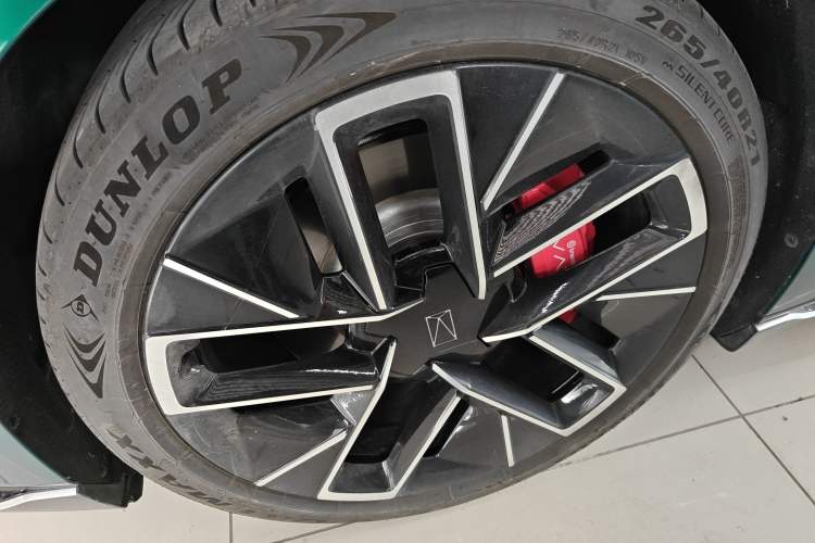 Used Avatr 12 2023 700 Three-Laser Rear-Wheel Drive Luxury Edition Left Front Wheel Hub