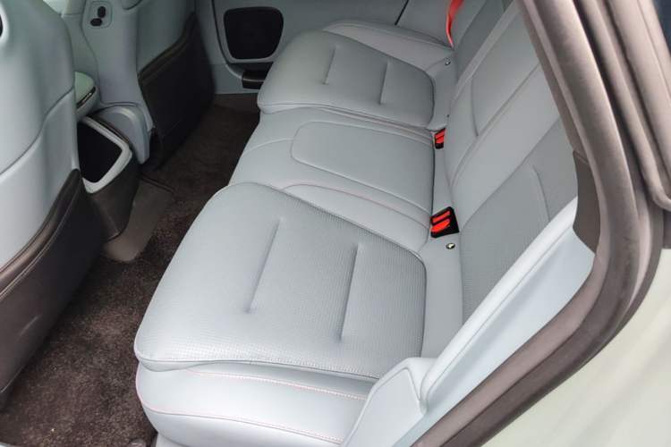 Used Avatr 12 2023 700 Three-Laser Rear-Wheel Drive Luxury Edition Left Rear Seat