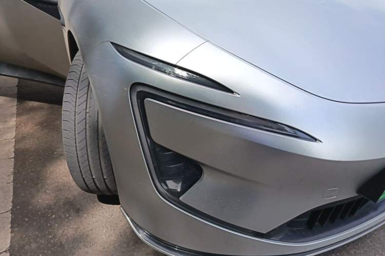 Used Avatr 12 2023 650 Three-Laser Four-Wheel Drive Performance Edition Right Front Headlight
