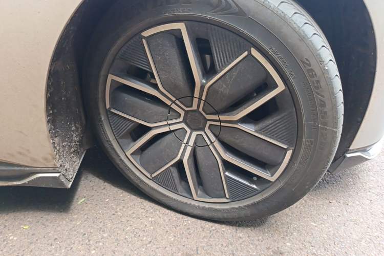 Used Avatr 12 2023 650 Three-Laser Four-Wheel Drive Performance Edition Right Front Wheel Hub