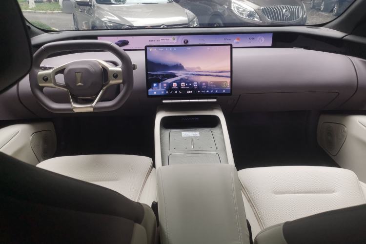 Used Avatr 12 2023 650 Three-Laser Four-Wheel Drive Performance Edition Center Console