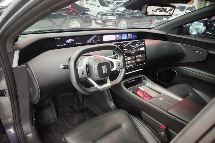 Used Avatr 12 2023 650 Three-Laser Four-Wheel Drive Performance Edition Center Console