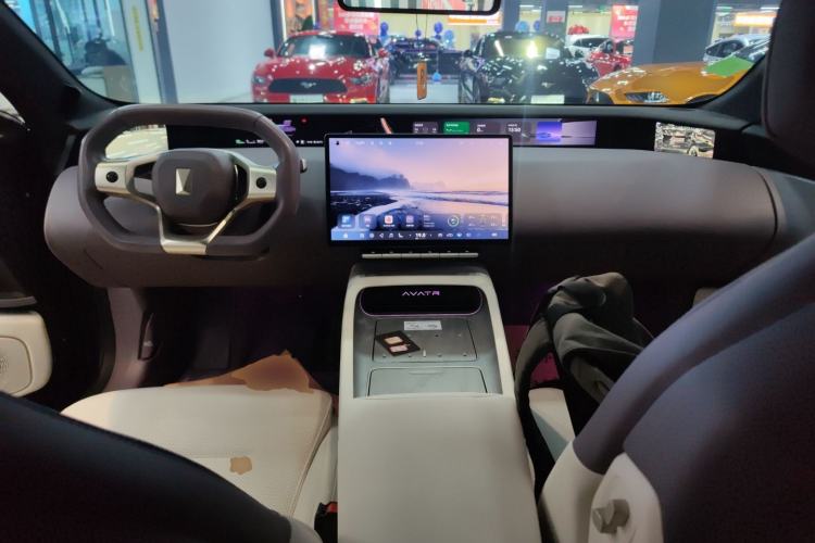 Used Avatr 12 2023 650 Three-Laser Four-Wheel Drive Performance Edition Center Console