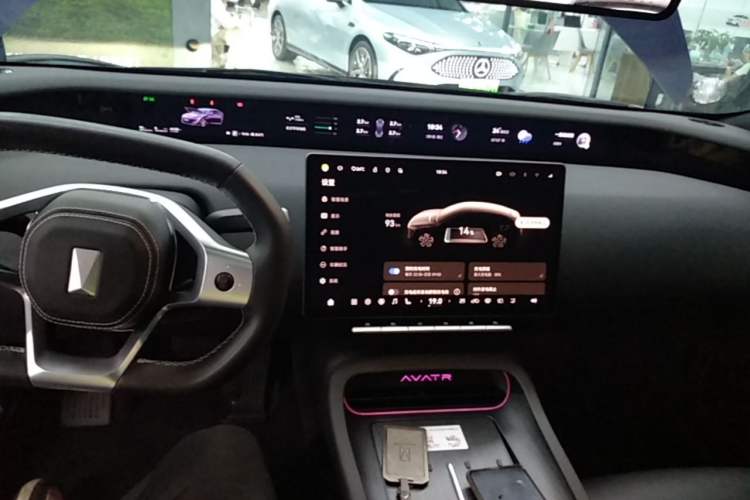 Used Avatr 12 2023 650 Three-Laser Four-Wheel Drive Performance Edition Center Console