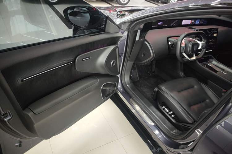 Used Avatr 12 2023 650 Three-Laser Four-Wheel Drive Performance Edition Driver Seat