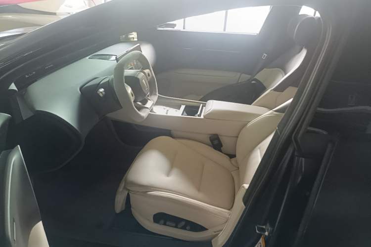 Used Avatr 12 2023 700 Three-Laser Rear-Wheel Drive Luxury Edition Left Front Seat