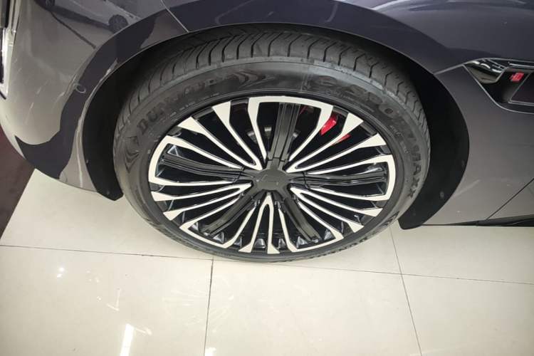 Used Avatr 12 2023 650 Three-Laser Four-Wheel Drive Performance Edition Left Front Wheel Hub