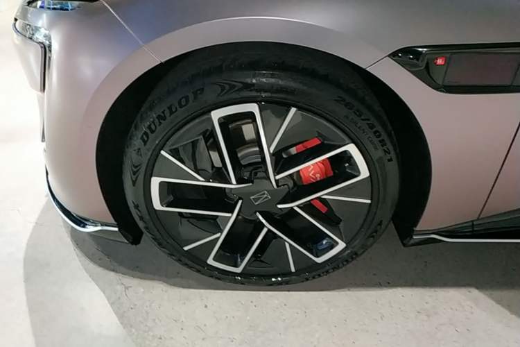 Used Avatr 12 2023 650 Three-Laser Four-Wheel Drive Performance Edition Left Front Wheel Hub
