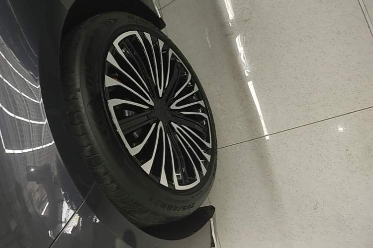 Used Avatr 12 2023 700 Three-Laser Rear-Wheel Drive Luxury Edition Left Front Wheel Hub