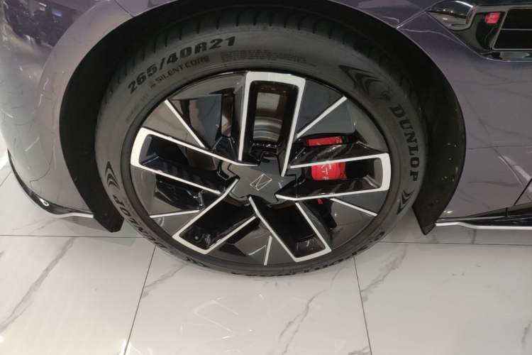 Used Avatr 12 2023 650 Three-Laser Four-Wheel Drive Performance Edition Left Front Wheel Hub