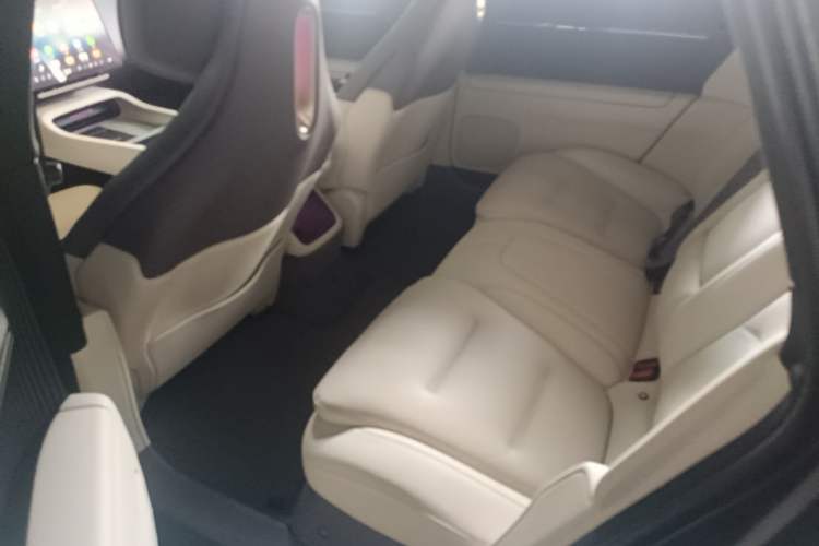 Used Avatr 12 2023 700 Three-Laser Rear-Wheel Drive Luxury Edition Left Rear Seat
