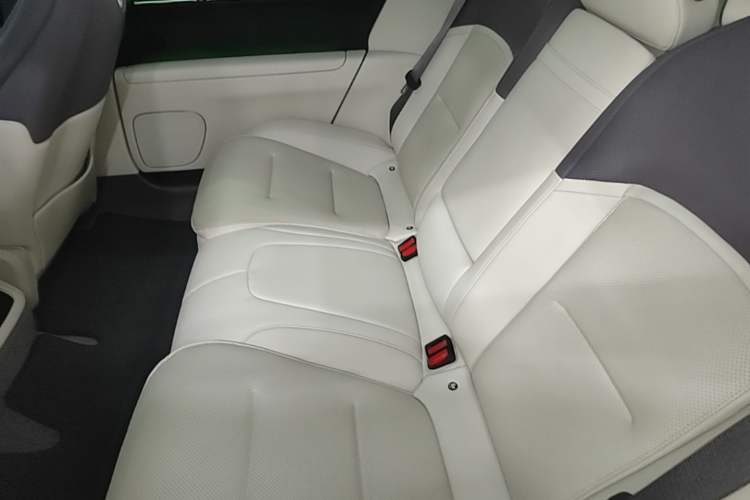 Used Avatr 12 2023 700 Three-Laser Rear-Wheel Drive Luxury Edition Left Rear Seat