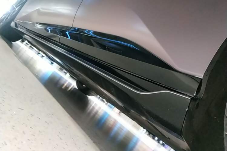 Used Avatr 12 2023 650 Three-Laser Four-Wheel Drive Performance Edition Left Side Sill