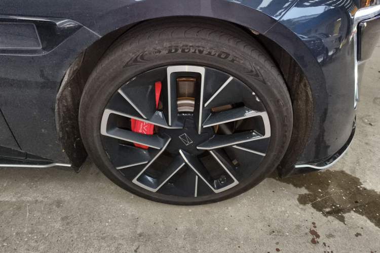 Used Avatr 12 2023 650 Three-Laser Four-Wheel Drive Performance Edition Right Front Wheel Hub