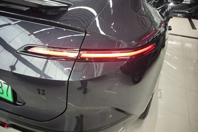 Used Avatr 12 2023 650 Three-Laser Four-Wheel Drive Performance Edition Right Rear Taillight