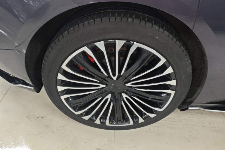Used Avatr 12 2023 700 Three-Laser Rear-Wheel Drive Luxury Edition Right Rear Wheel Hub