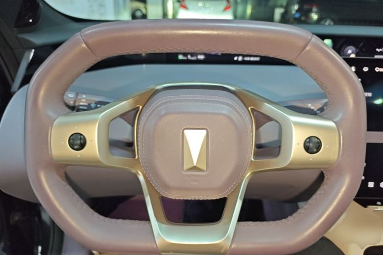 Used Avatr 12 2023 700 Three-Laser Rear-Wheel Drive Luxury Edition Steering Wheel