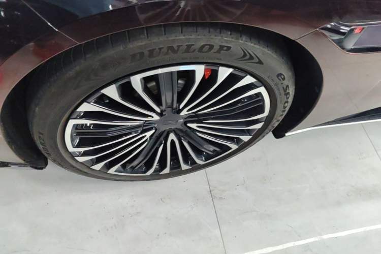 Used Avatr 12 2023 650 Three-Laser Four-Wheel Drive GT Version Left Front Wheel Hub