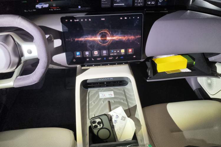 Used Avatr 12 2023 700 Three-Laser Rear-Wheel Drive Luxury Edition Audio And AC Panel