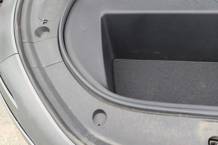 Used Avatr 12 2023 700 Three-Laser Rear-Wheel Drive Luxury Edition Engine Bay Right