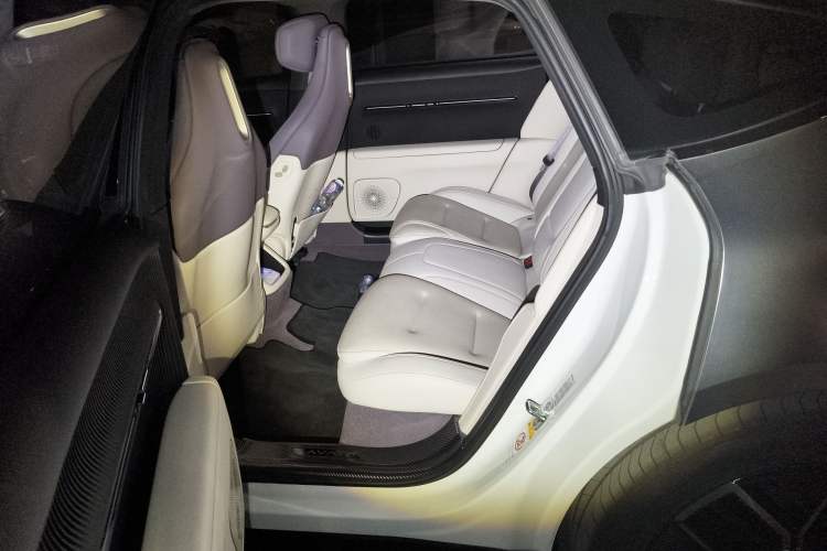 Used Avatr 12 2023 700 Three-Laser Rear-Wheel Drive Luxury Edition Left Rear Seat