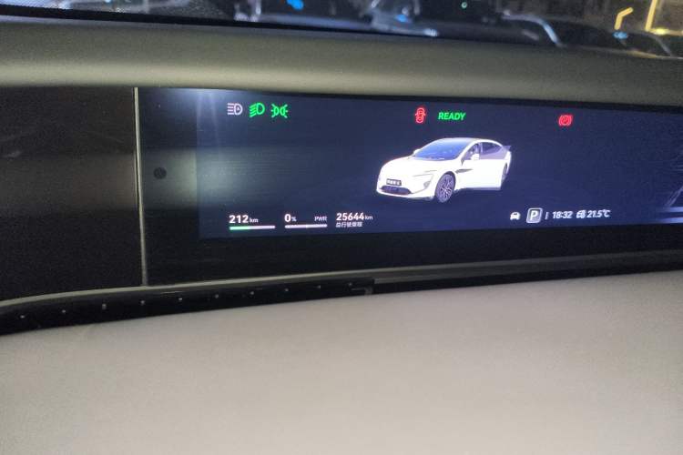 Used Avatr 12 2023 700 Three-Laser Rear-Wheel Drive Luxury Edition Odometer Close Up