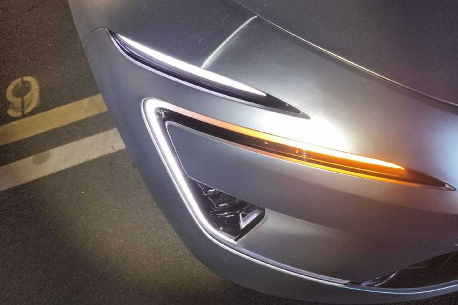 Used Avatr 12 2023 700 Three-Laser Rear-Wheel Drive Luxury Edition Right Front Headlight
