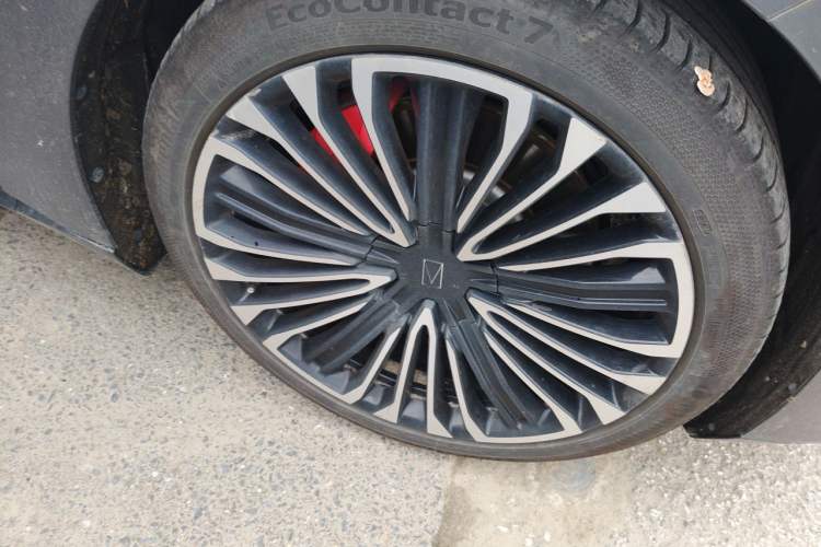 Used Avatr 12 2023 700 Three-Laser Rear-Wheel Drive Luxury Edition Right Front Wheel Hub