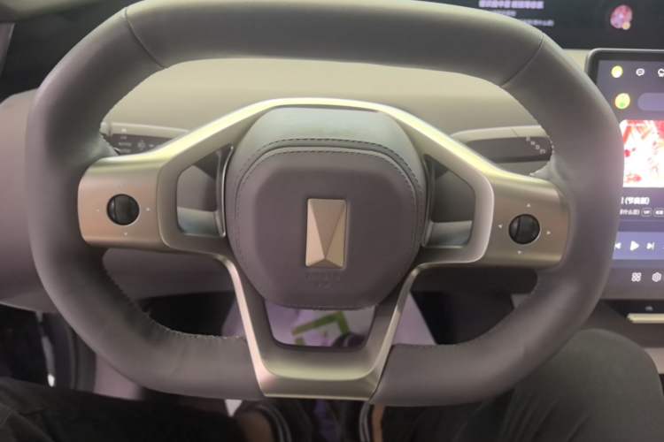Used Avatr 12 2023 650 Three-Laser Four-Wheel Drive Performance Edition Steering Wheel