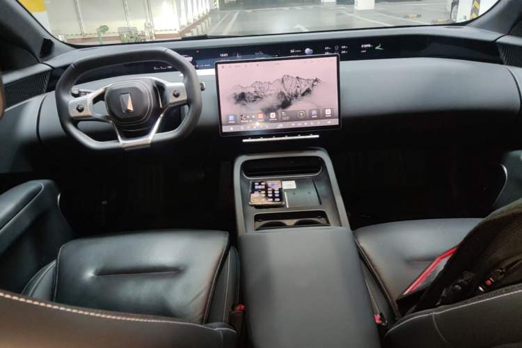 Used Avatr 12 2023 650 Three-Laser Four-Wheel Drive Performance Edition Center Console