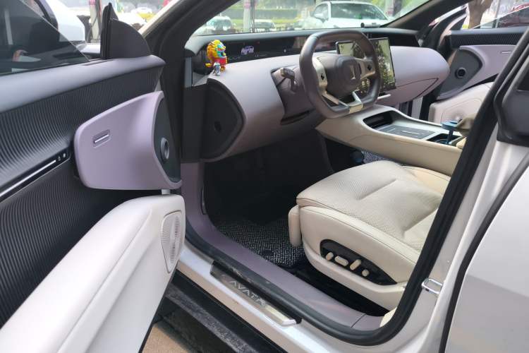Used Avatr 12 2023 700 Three-Laser Rear-Wheel Drive Luxury Edition Driver Seat