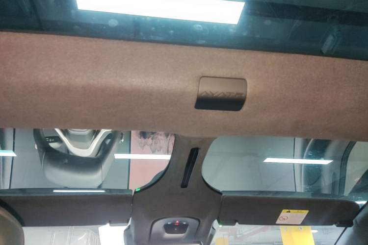 Used Avatr 12 2023 650 Three-Laser Four-Wheel Drive Performance Edition Headliner