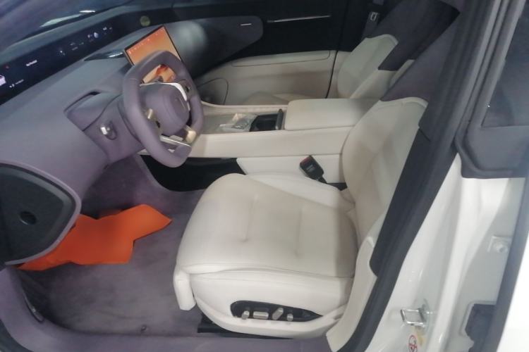 Used Avatr 12 2023 700 Three-Laser Rear-Wheel Drive Luxury Edition Left Front Seat