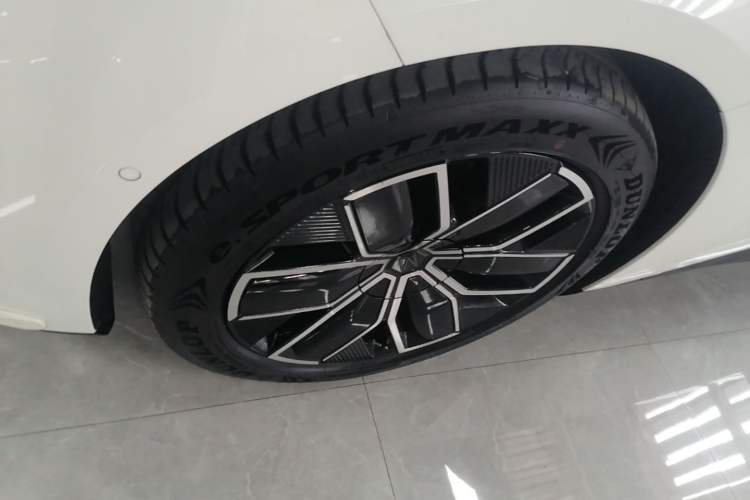 Used Avatr 12 2023 700 Three-Laser Rear-Wheel Drive Luxury Edition Left Front Wheel Hub
