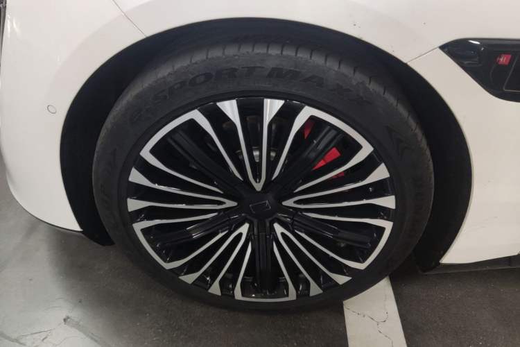 Used Avatr 12 2023 650 Three-Laser Four-Wheel Drive Performance Edition Left Front Wheel Hub