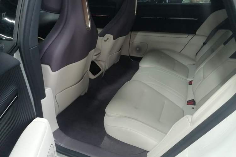 Used Avatr 12 2023 700 Three-Laser Rear-Wheel Drive Luxury Edition Left Rear Seat