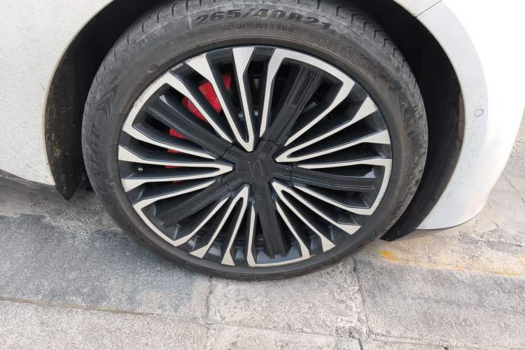 Used Avatr 12 2023 700 Three-Laser Rear-Wheel Drive Luxury Edition Right Front Wheel Hub