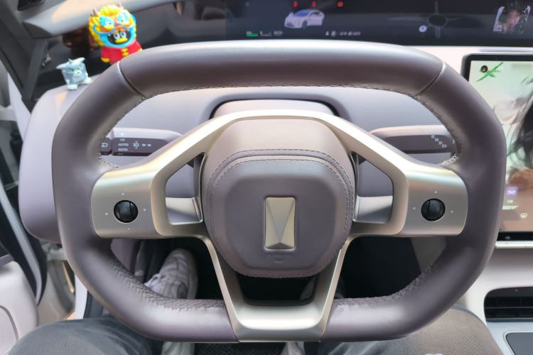 Used Avatr 12 2023 700 Three-Laser Rear-Wheel Drive Luxury Edition Steering Wheel