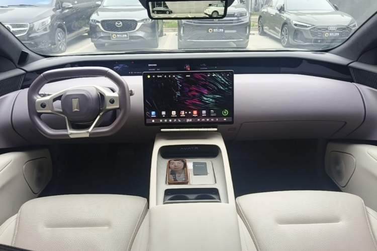 Used Avatr 12 2024 700 Three-Laser Rear-Wheel Drive Luxury Edition Center Console