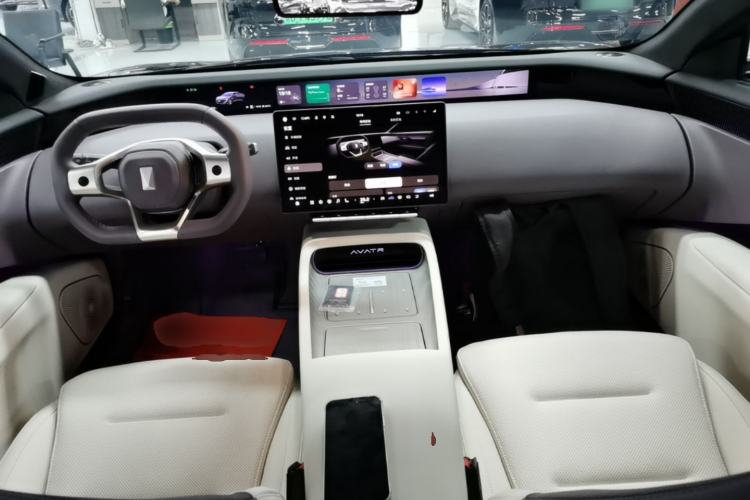 Used Avatr 12 2024 Updated Version 700 Three-Laser Rear-Wheel Drive Luxury Edition Center Console