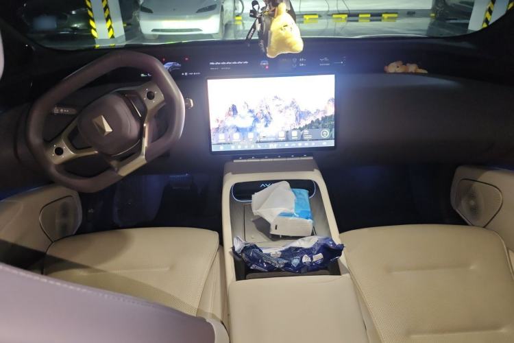 Used Avatr 12 2024 Updated Version 700 Three-Laser Rear-Wheel Drive Luxury Edition Center Console