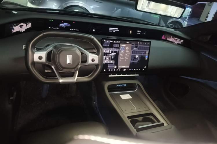 Used Avatr 12 2024 650 Three-Laser Four-Wheel Drive Performance Edition Center Console