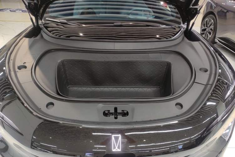 Used Avatr 12 2024 650 Three-Laser Four-Wheel Drive Performance Edition Engine Bay