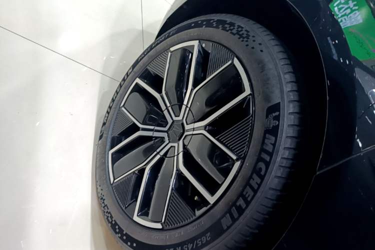 Used Avatr 12 2024 700 Three-Laser Rear-Wheel Drive Luxury Edition Exterior 5