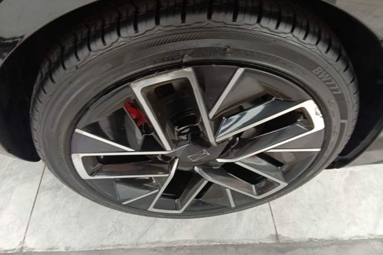 Used Avatr 12 2024 700 Three-Laser Rear-Wheel Drive Luxury Edition Exterior 5