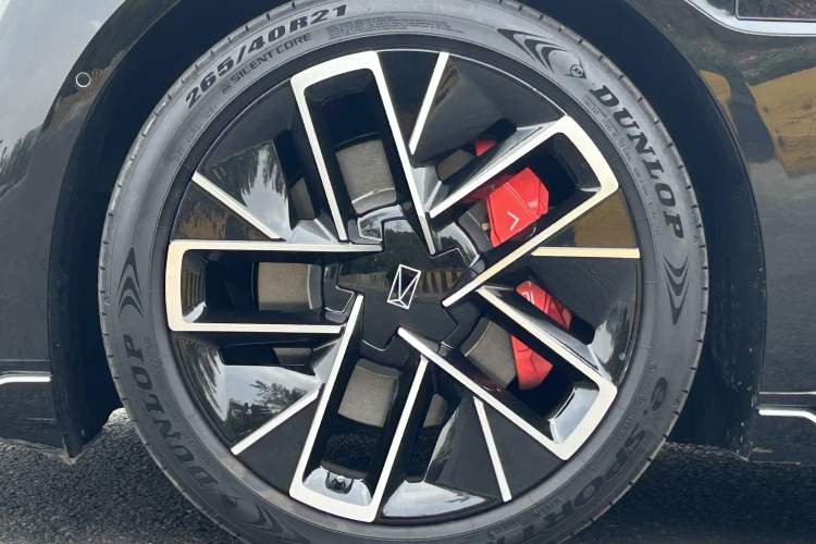 Used Avatr 12 2024 700 Three-Laser Rear-Wheel Drive Luxury Edition Exterior 5