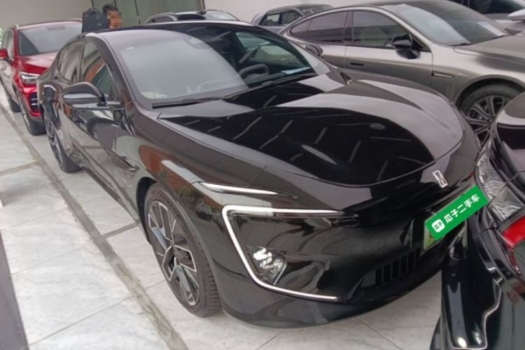 Used Avatr 12 2024 700 Three-Laser Rear-Wheel Drive Luxury Edition Front Right 45 Deg