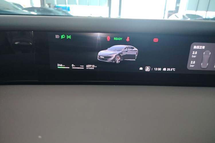 Used Avatr 12 2024 Updated Version 700 Three-Laser Rear-Wheel Drive Luxury Edition Instrument Cluster